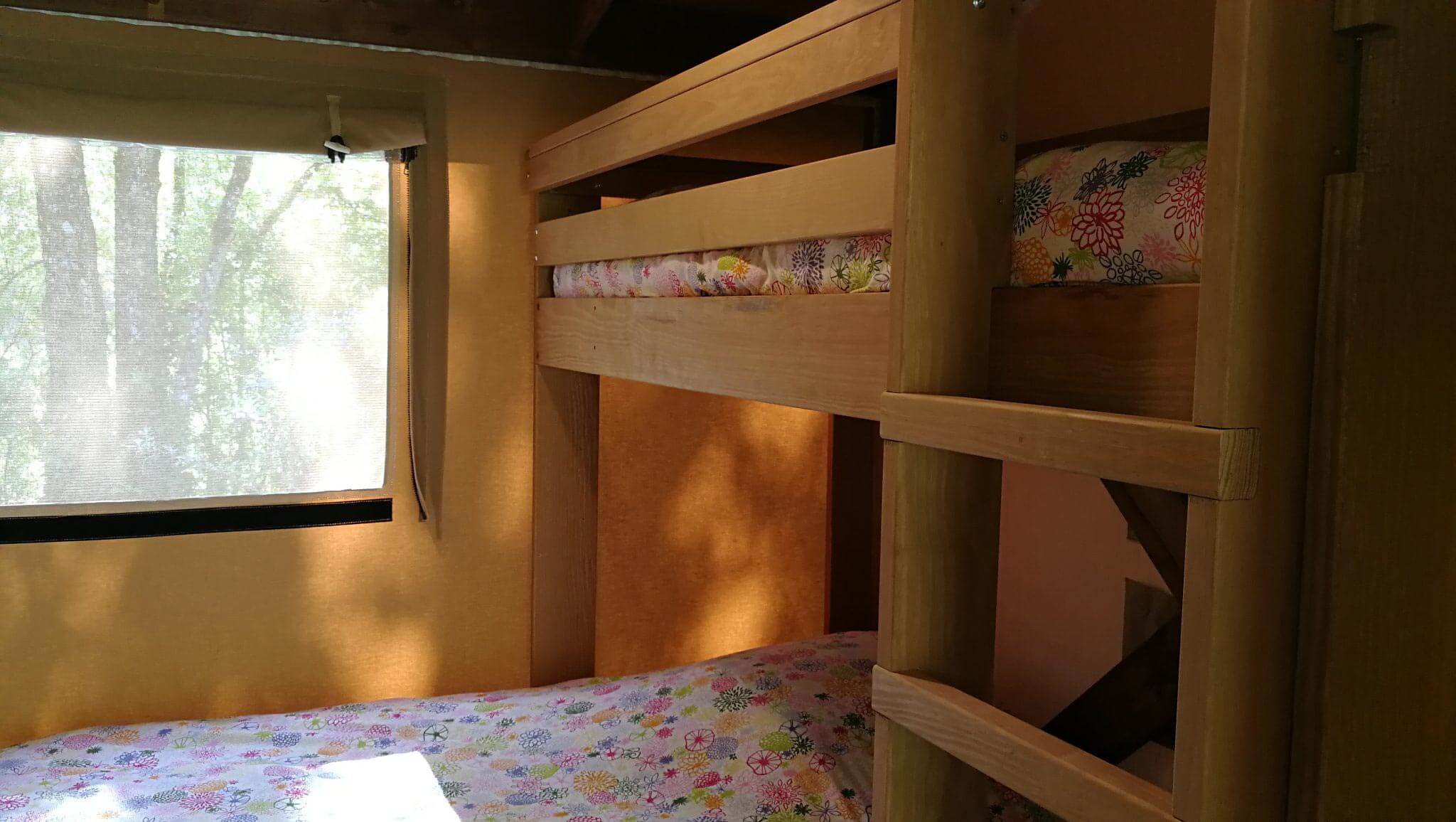 Tente Safari bedroom in camping maisonneuve - dordogne - perigord noir